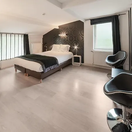 Spacious Near Barvaux, Cleaning Included 바르보