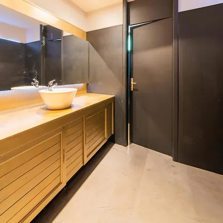 Spacious Near Barvaux, Cleaning Included * 바르보