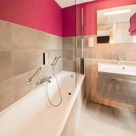 Spacious Near Barvaux, Cleaning Included 펜션 바르보